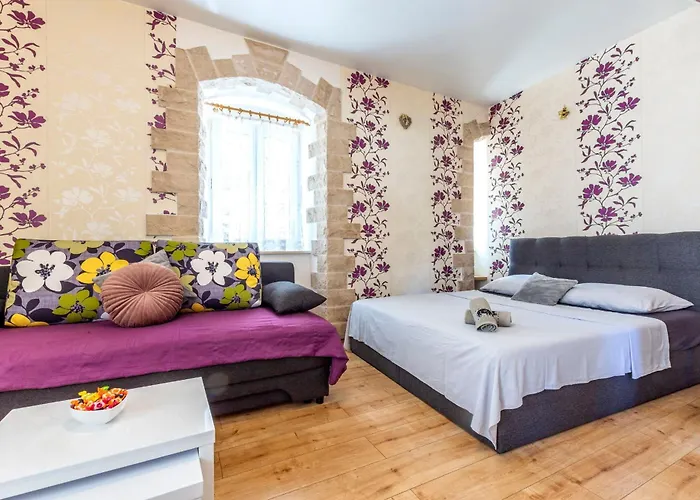 Center With Jacuzzi Appartamento *