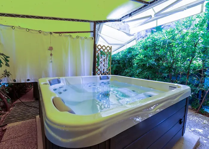 Appartamento Center With Jacuzzi *