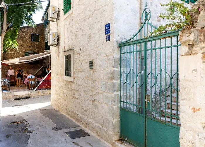 Center With Jacuzzi Appartamento *