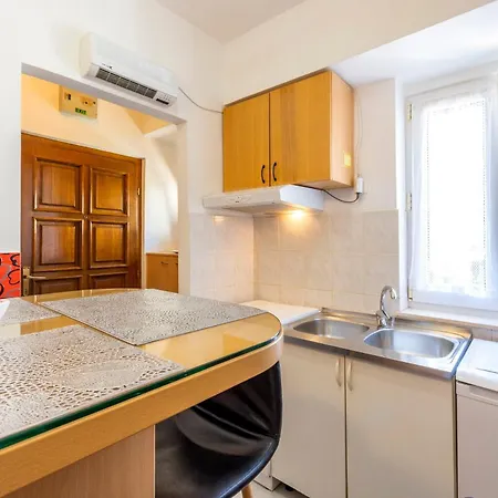 Center With Jacuzzi Appartamento