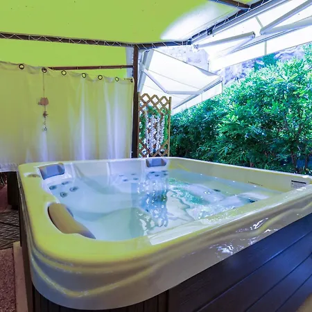 Appartamento Center With Jacuzzi *