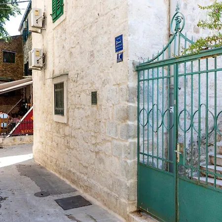 Center With Jacuzzi Appartamento *