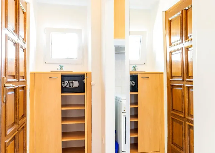 Center With Jacuzzi 아파트