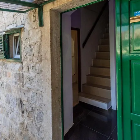 Appartement Center With Jacuzzi Split