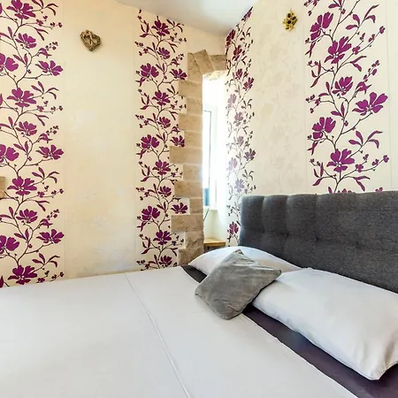 Appartement Center With Jacuzzi Split