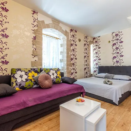 Center With Jacuzzi Apartment Split