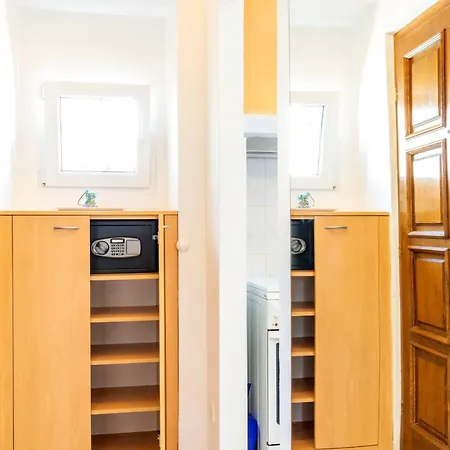 Center With Jacuzzi Apartment